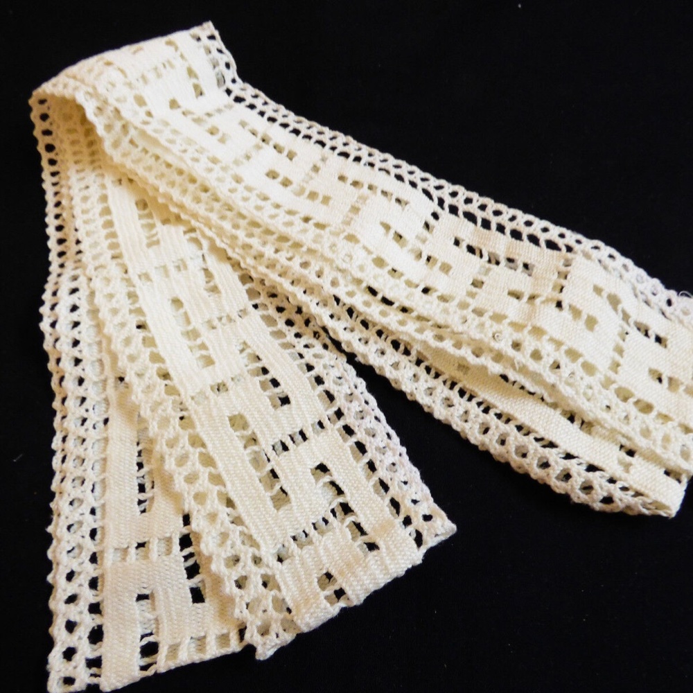 VTG antique Victorian hand made Crochet Collar Trim Lace pillowcase Edging white